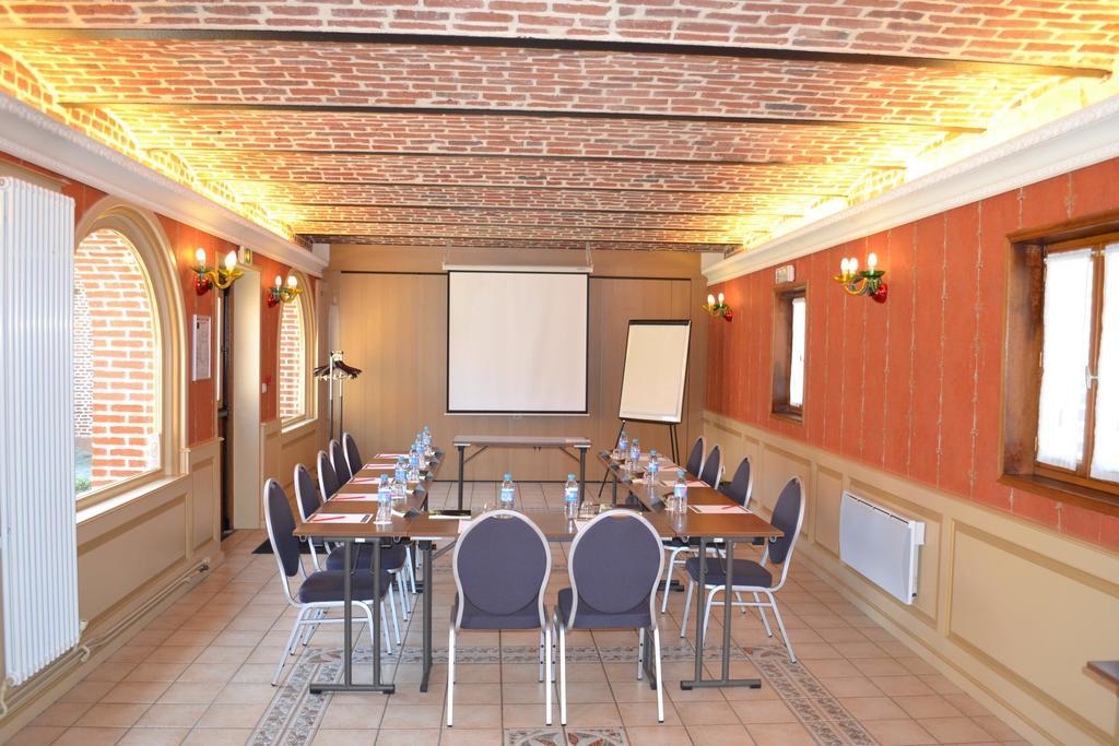 Le Domaine Des Cigognes Hotel Ennevelin Exterior photo