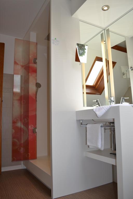 Le Domaine Des Cigognes Hotel Ennevelin Room photo