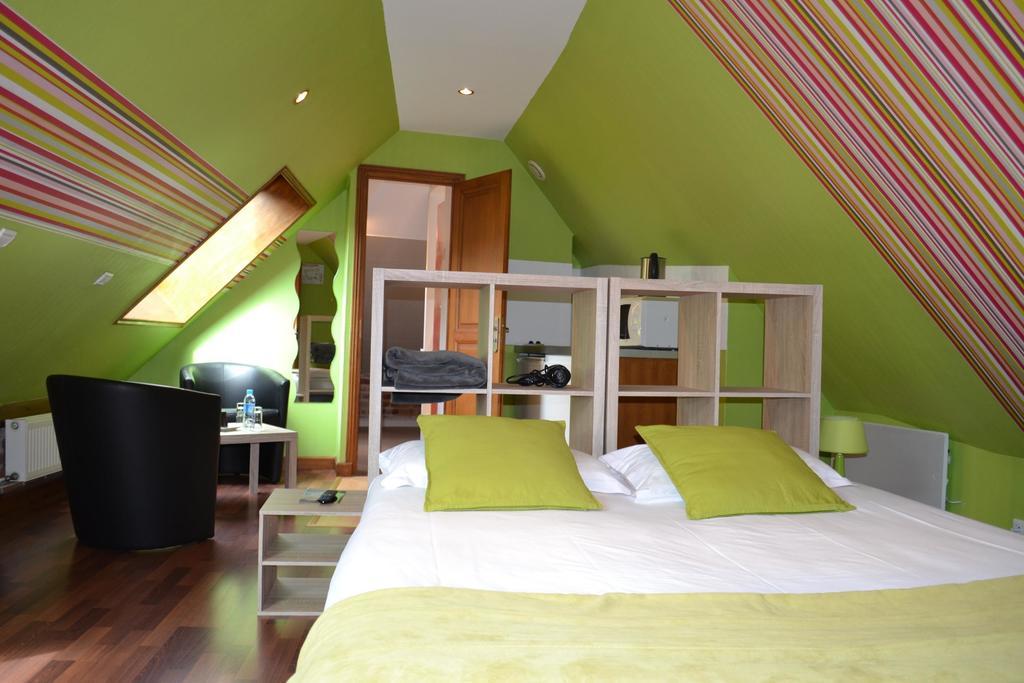 Le Domaine Des Cigognes Hotel Ennevelin Room photo