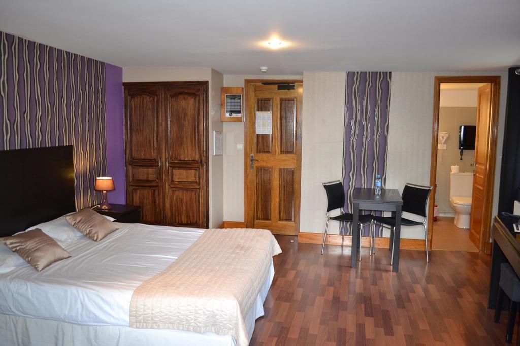 Le Domaine Des Cigognes Hotel Ennevelin Room photo