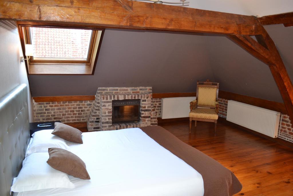 Le Domaine Des Cigognes Hotel Ennevelin Room photo