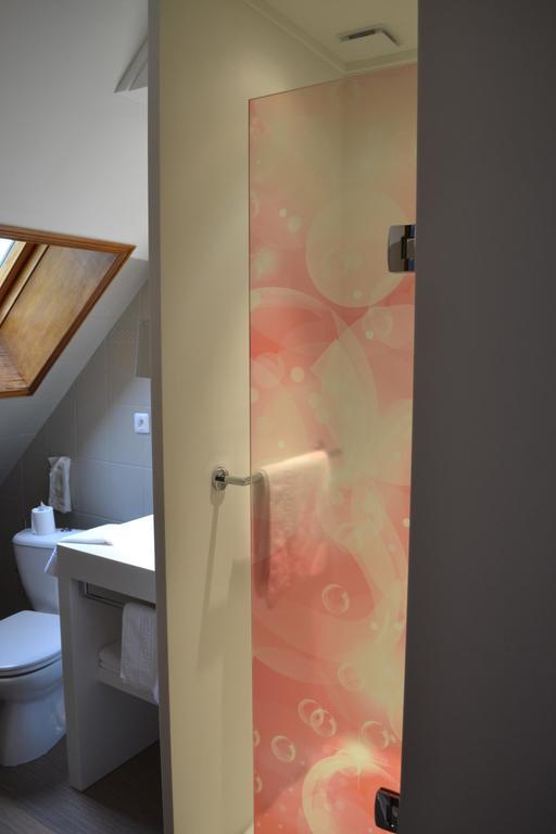Le Domaine Des Cigognes Hotel Ennevelin Room photo