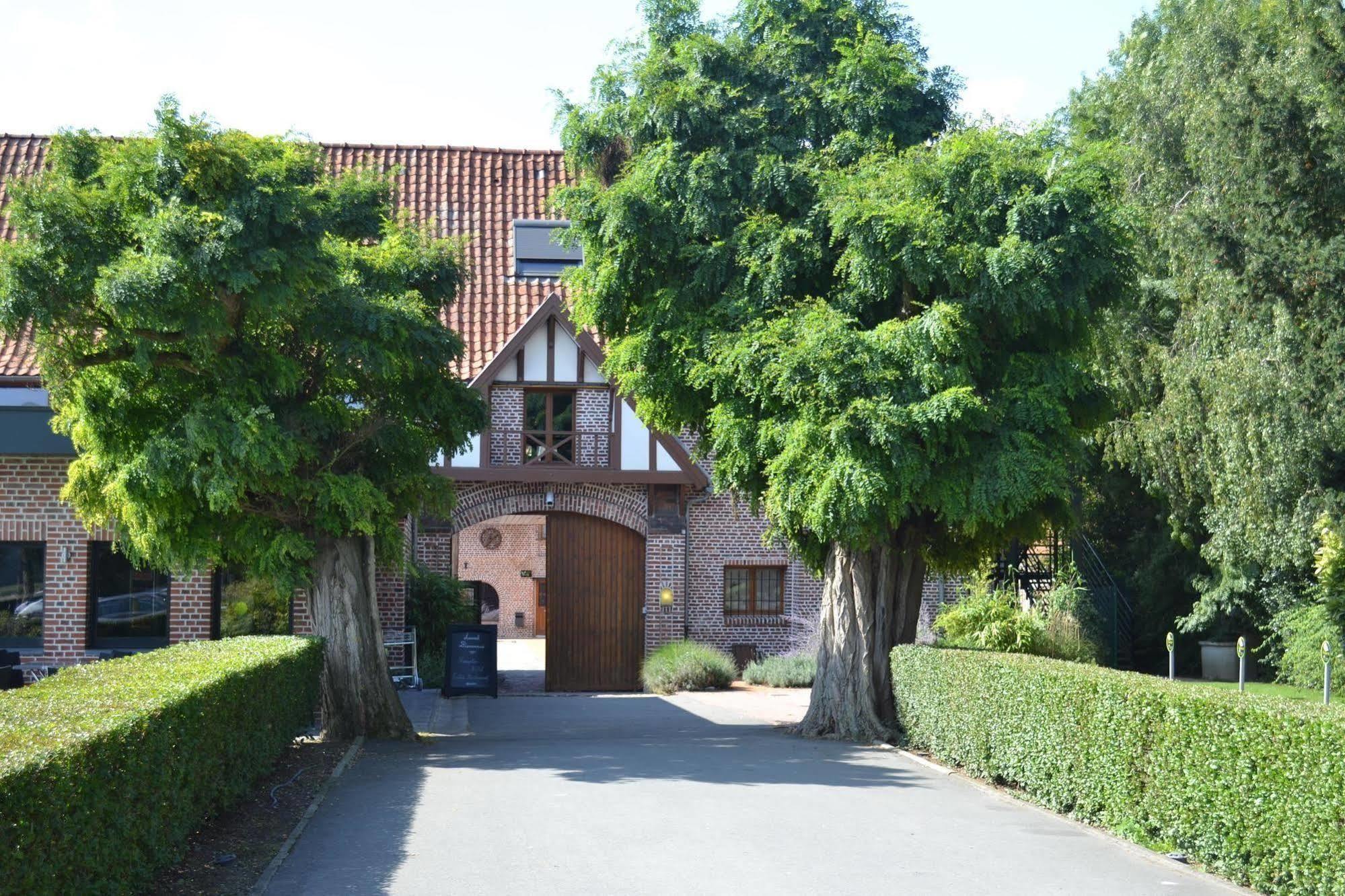 Le Domaine Des Cigognes Hotel Ennevelin Exterior photo